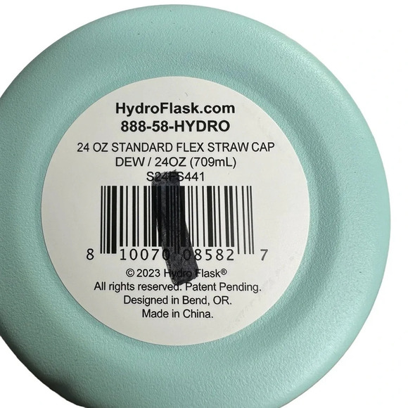 NWT Standard-Mouth Vacuum Water Bottle with Flex Straw Cap - 24 fl. oz. in Dew - Picture 7 of 9